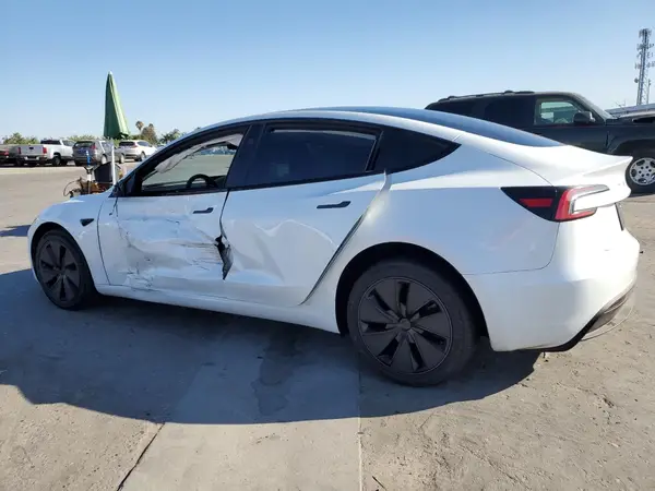 5YJ3E1EA1SF902702 2025 TESLA MODEL 3 - Image 2