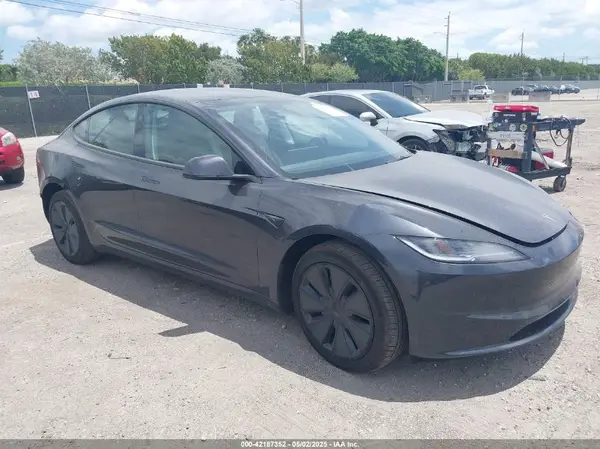 5YJ3E1EA1SF903204 2025 TESLA MODEL 3 - Image 1