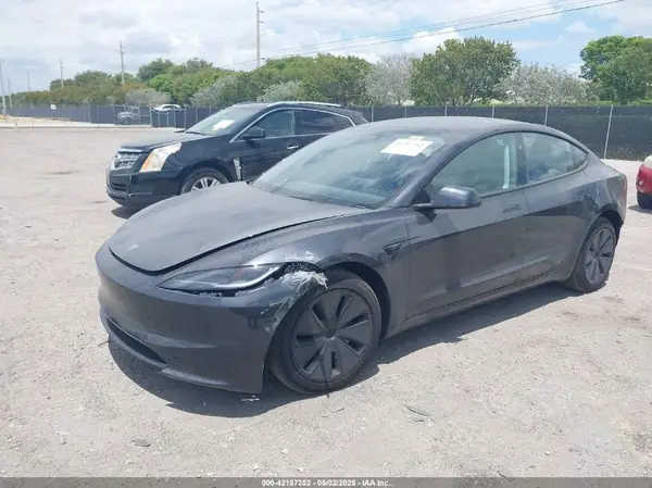 5YJ3E1EA1SF903204 2025 TESLA MODEL 3 - Image 2
