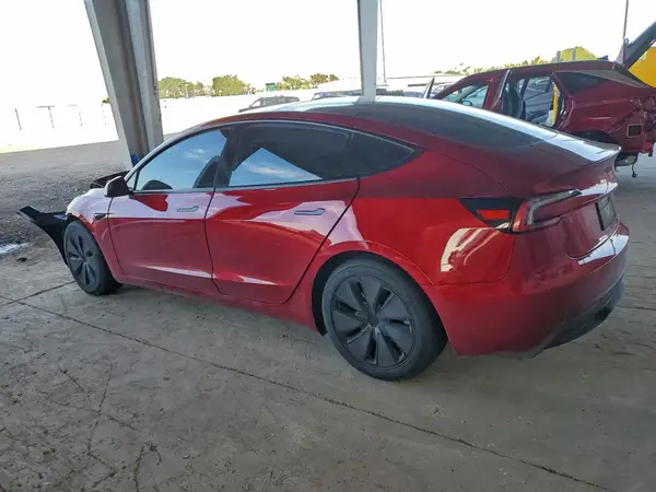 5YJ3E1EA1SF903770 2025 TESLA MODEL 3 - Image 2
