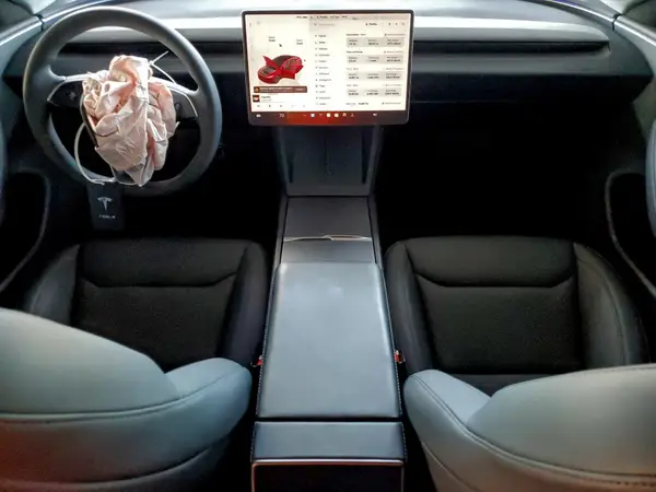 5YJ3E1EA1SF903770 2025 TESLA MODEL 3 - Image 8