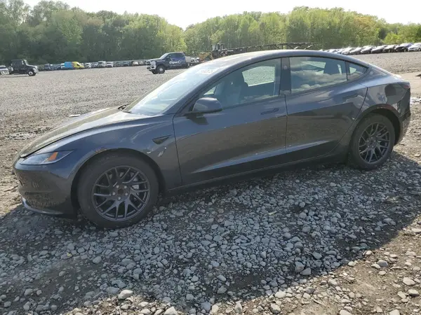 5YJ3E1EA1SF904045 2025 TESLA MODEL 3 - Image 1