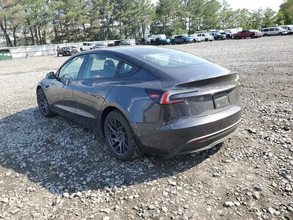 5YJ3E1EA1SF904045 2025 TESLA MODEL 3 - Image 2