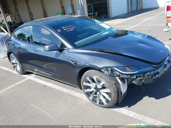 5YJ3E1EA1SF905518 2025 TESLA MODEL 3 - Image 1