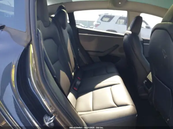 5YJ3E1EA1SF905518 2025 TESLA MODEL 3 - Image 8