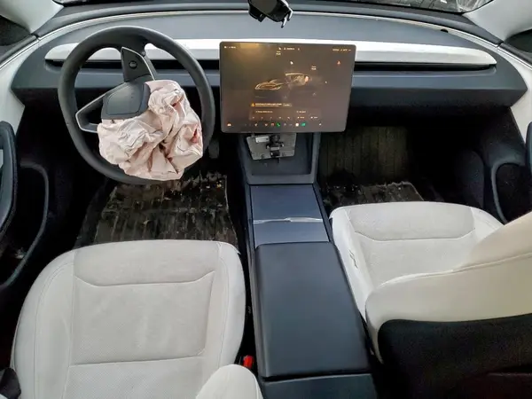 5YJ3E1EA1SF905583 2025 TESLA MODEL 3 - Image 8