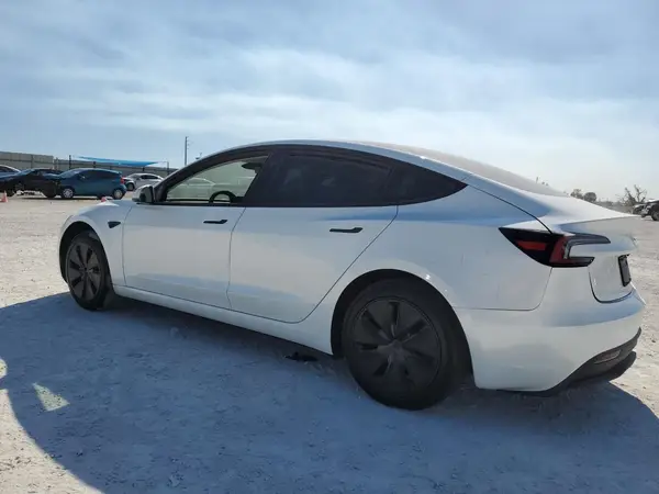 5YJ3E1EA1SF906183 2025 TESLA MODEL 3 - Image 2