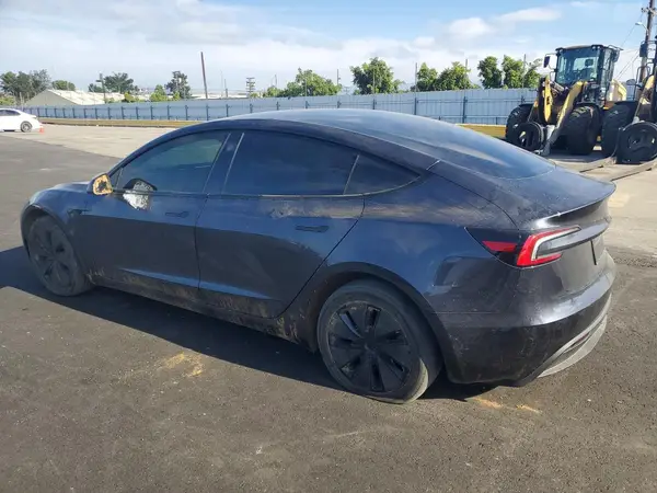5YJ3E1EA1SF908208 2025 TESLA MODEL 3 - Image 2