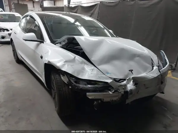 5YJ3E1EA1SF913182 2025 TESLA MODEL 3 - Image 1
