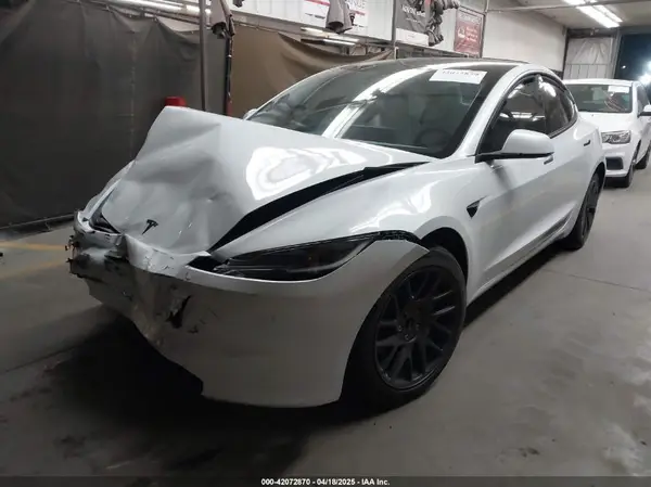 5YJ3E1EA1SF913182 2025 TESLA MODEL 3 - Image 2