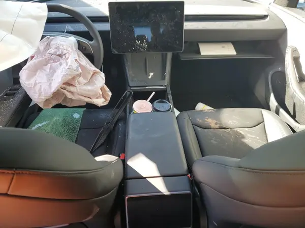 5YJ3E1EA1SF913456 2025 TESLA MODEL 3 - Image 8