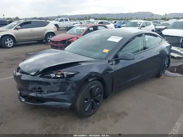 5YJ3E1EA1SF916213 2025 TESLA MODEL 3 - Image 2