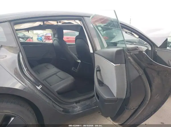 5YJ3E1EA1SF916213 2025 TESLA MODEL 3 - Image 8