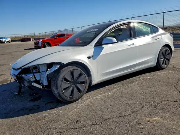 5YJ3E1EA1SF916454 2025 TESLA MODEL 3 - Image 1