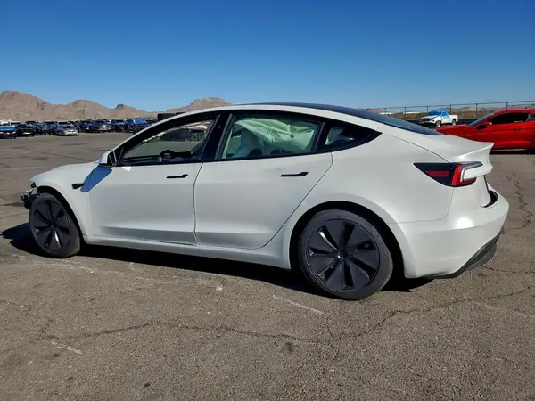 5YJ3E1EA1SF916454 2025 TESLA MODEL 3 - Image 2