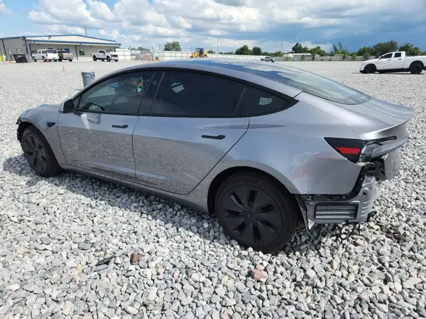 5YJ3E1EA1SF918334 2025 TESLA MODEL 3 - Image 2