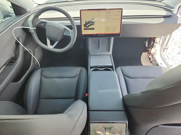 5YJ3E1EA1SF918334 2025 TESLA MODEL 3 - Image 8