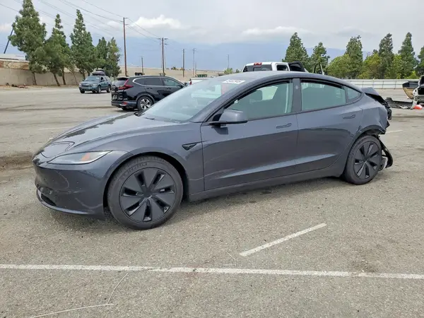 5YJ3E1EA1SF920164 2025 TESLA MODEL 3 - Image 1