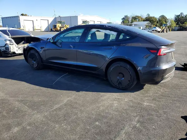 5YJ3E1EA1SF921055 2025 TESLA MODEL 3 - Image 2