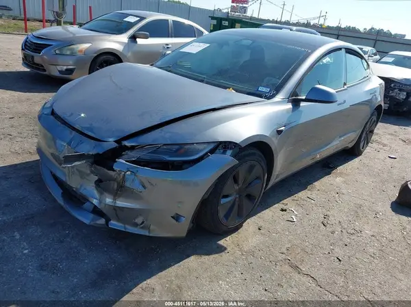 5YJ3E1EA1SF922500 2025 TESLA MODEL 3 - Image 2