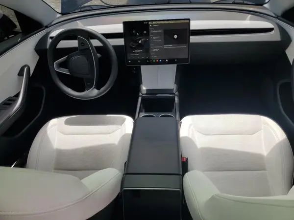 5YJ3E1EA1SF923338 2025 TESLA MODEL 3 - Image 8