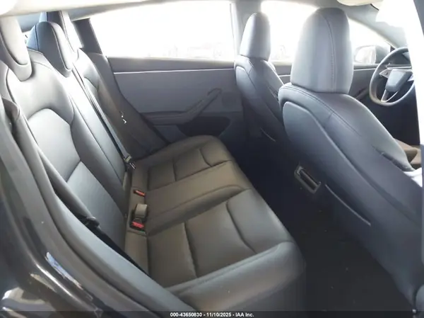 5YJ3E1EA1SF928250 2025 TESLA MODEL 3 - Image 8