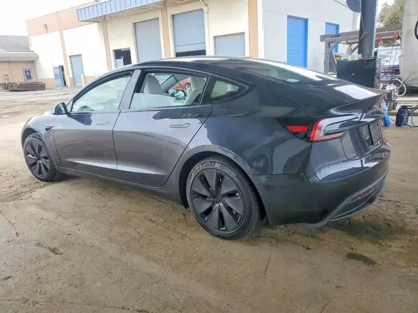 5YJ3E1EA1SF932783 2025 TESLA MODEL 3 - Image 2
