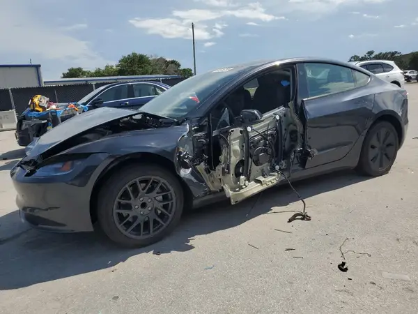 5YJ3E1EA1SF934906 2025 TESLA MODEL 3 - Image 1