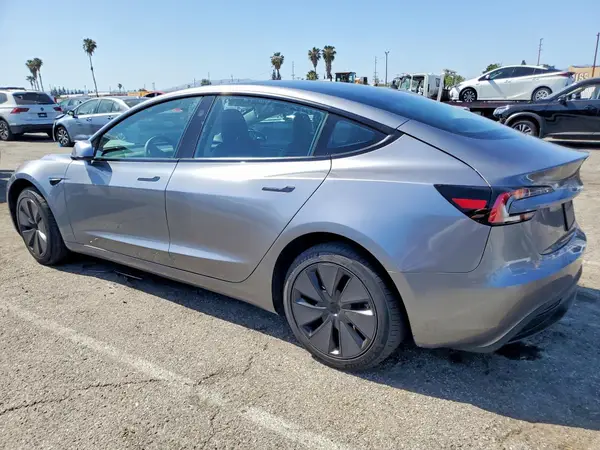 5YJ3E1EA1SF936218 2025 TESLA MODEL 3 - Image 2
