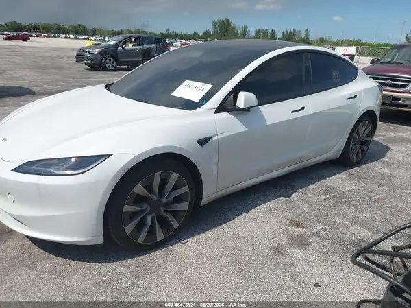 5YJ3E1EA1SF936526 2025 TESLA MODEL 3 - Image 2