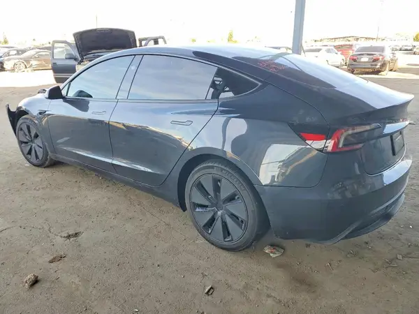 5YJ3E1EA1SF936929 2025 TESLA MODEL 3 - Image 2