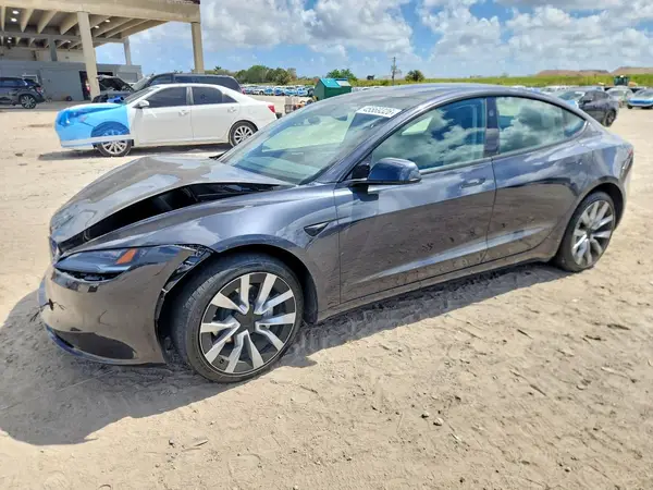 5YJ3E1EA1SF939992 2025 TESLA MODEL 3 - Image 1