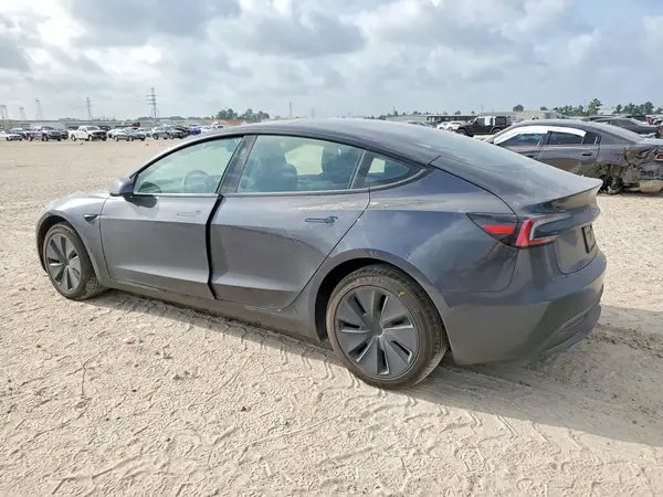 5YJ3E1EA1SF943086 2025 TESLA MODEL 3 - Image 2