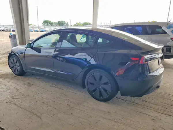 5YJ3E1EA1SF943525 2025 TESLA MODEL 3 - Image 2