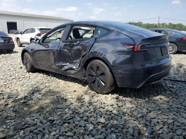 5YJ3E1EA1SF943685 2025 TESLA MODEL 3 - Image 2