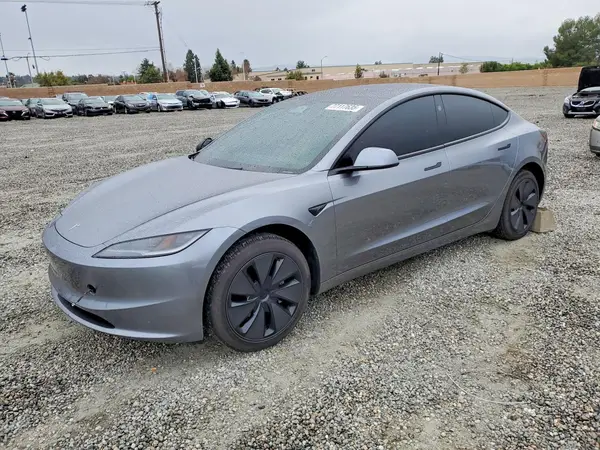 5YJ3E1EA1SF960065 2025 TESLA MODEL 3 - Image 1