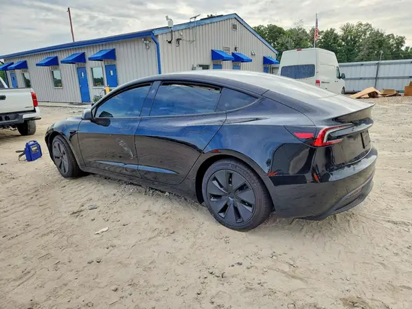 5YJ3E1EA1SF967873 2025 TESLA MODEL 3 - Image 2