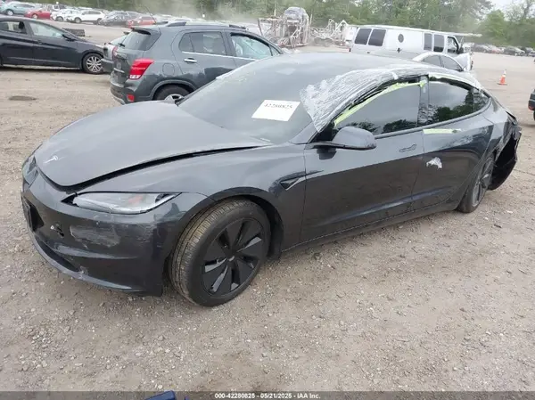 5YJ3E1EA1SF973222 2025 TESLA MODEL 3 - Image 2