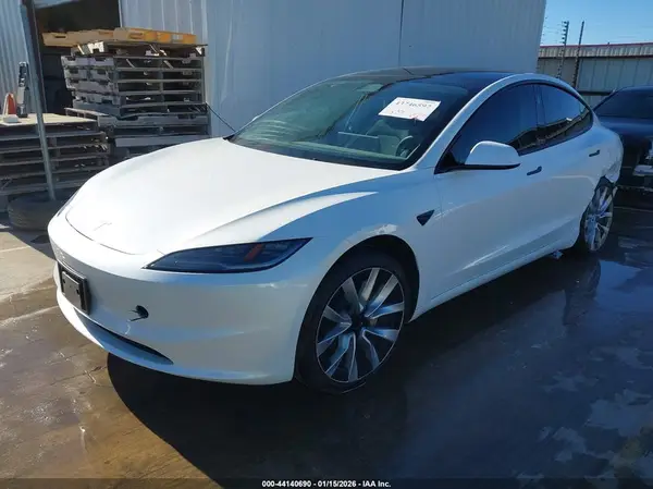 5YJ3E1EA1SF975942 2025 TESLA MODEL 3 - Image 2