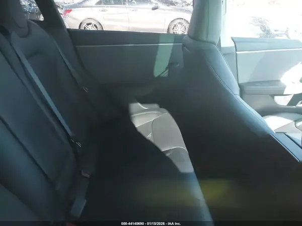 5YJ3E1EA1SF975942 2025 TESLA MODEL 3 - Image 8