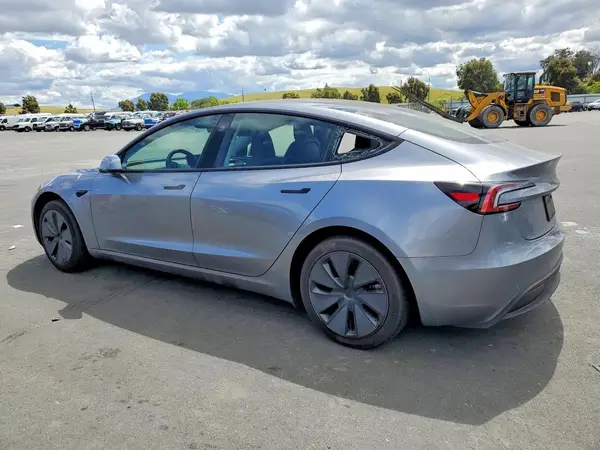 5YJ3E1EA1SF976959 2025 TESLA MODEL 3 - Image 2