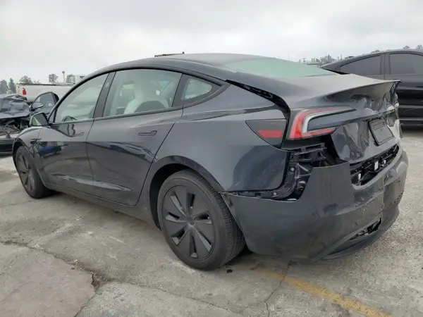 5YJ3E1EA1SF981434 2025 TESLA MODEL 3 - Image 2