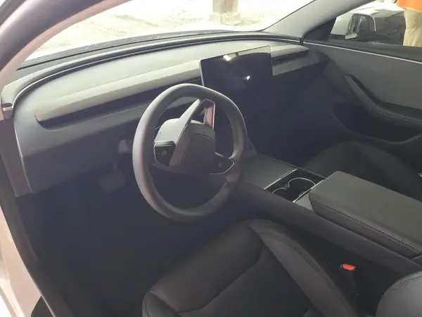 5YJ3E1EA1SF986357 2025 TESLA MODEL 3 - Image 8