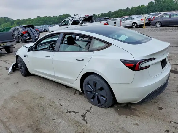 5YJ3E1EA1SF992014 2025 TESLA MODEL 3 - Image 2