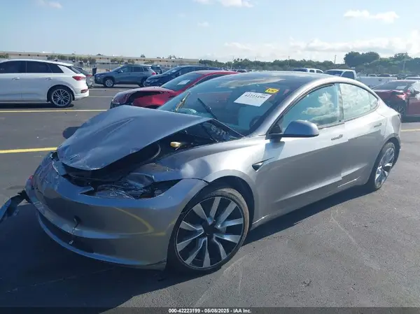5YJ3E1EA1SF993826 2025 TESLA MODEL 3 - Image 2