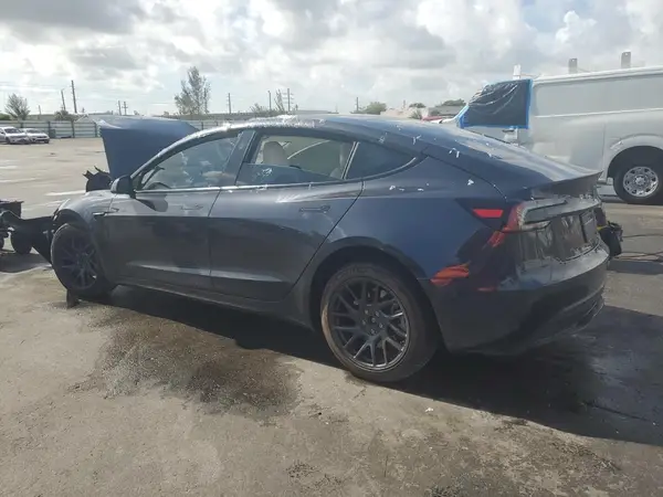 5YJ3E1EA1SF998329 2025 TESLA MODEL 3 - Image 2
