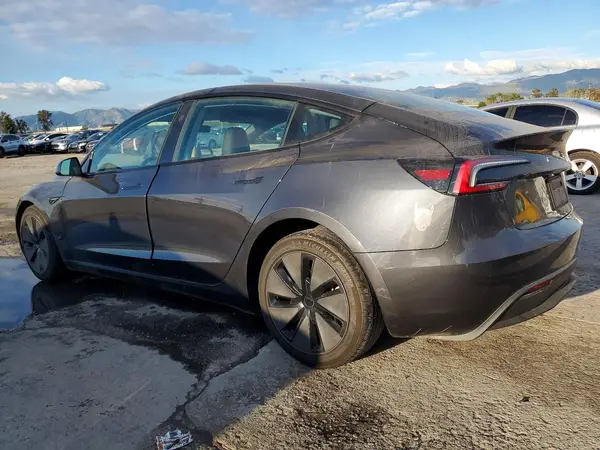 5YJ3E1EA1SF999996 2025 TESLA MODEL 3 - Image 2