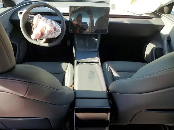5YJ3E1EA1TF123785 2026 TESLA MODEL 3 - Image 8