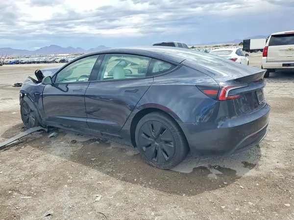 5YJ3E1EA1TF136133 2026 TESLA MODEL 3 - Image 2