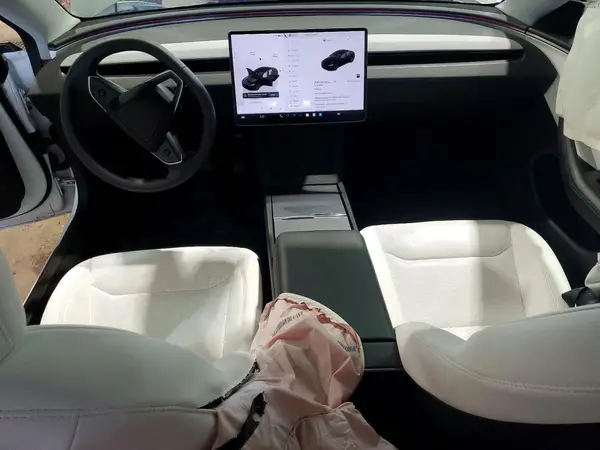5YJ3E1EA1TF139727 2026 TESLA MODEL 3 - Image 8